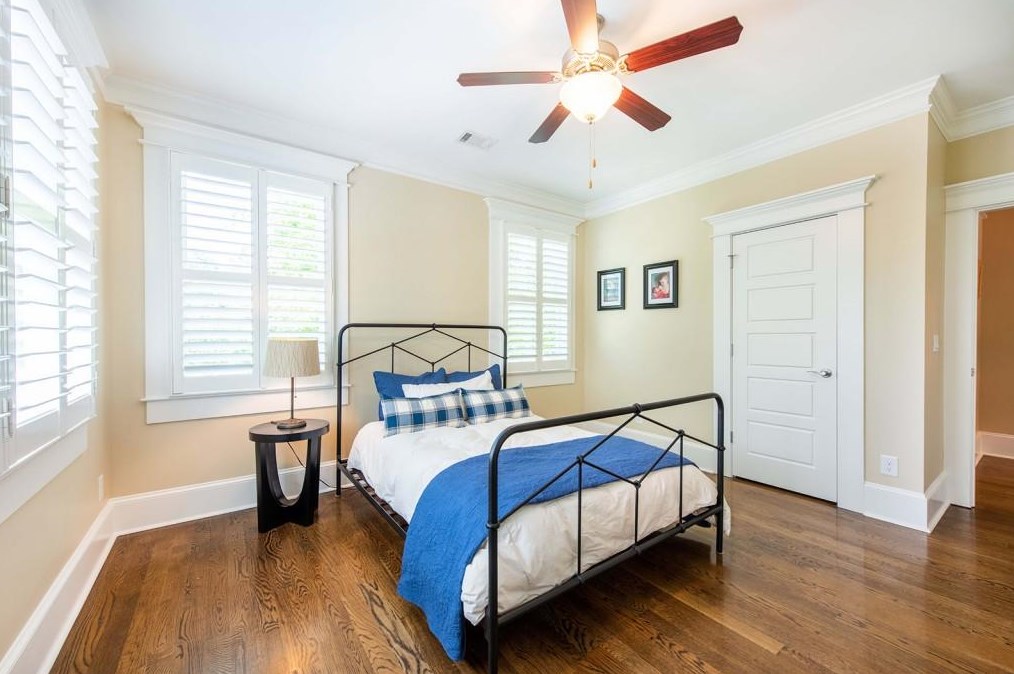 1403 Oldfield Rd, Decatur GA  30030-4554 exterior