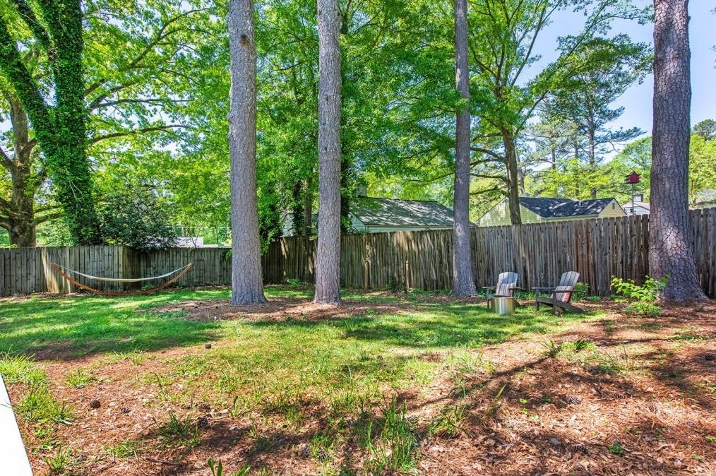 1403 Oldfield Rd, Decatur GA  30030-4554 exterior