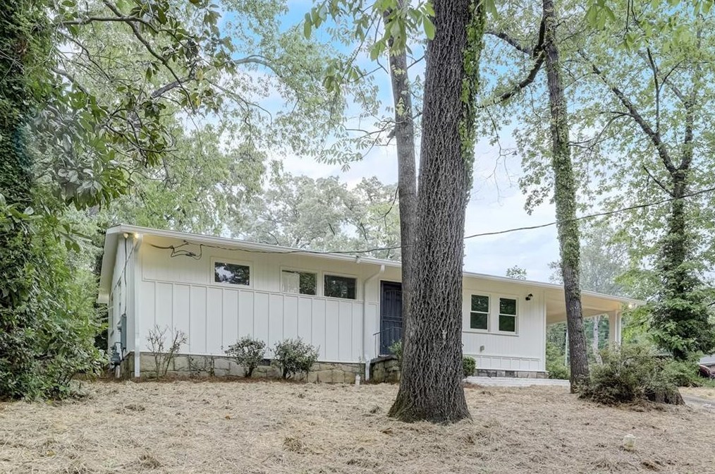 1993 Pine Oak Dr, Atlanta, GA 30310-2220
