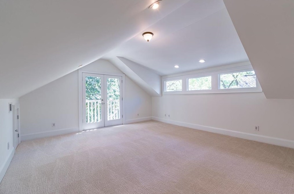 2149 Oakview Rd, Atlanta GA  30317-2637 exterior