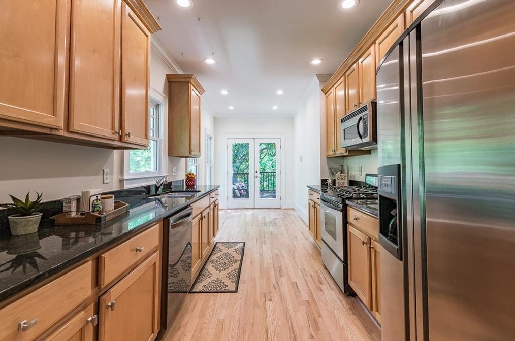 2149 Oakview Rd, Atlanta GA  30317-2637 exterior