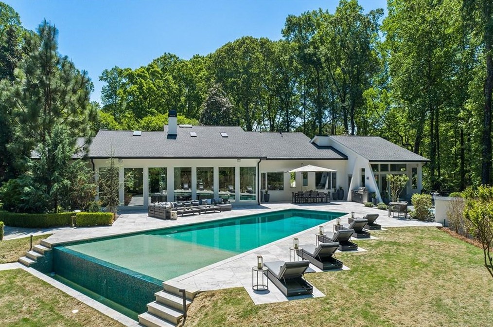 3620 Ridgewood Rd, Atlanta GA  30327-2422 exterior