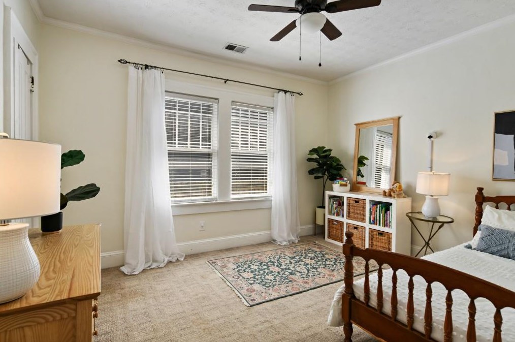 2286 Oakview Rd, Atlanta GA  30317-0026 exterior