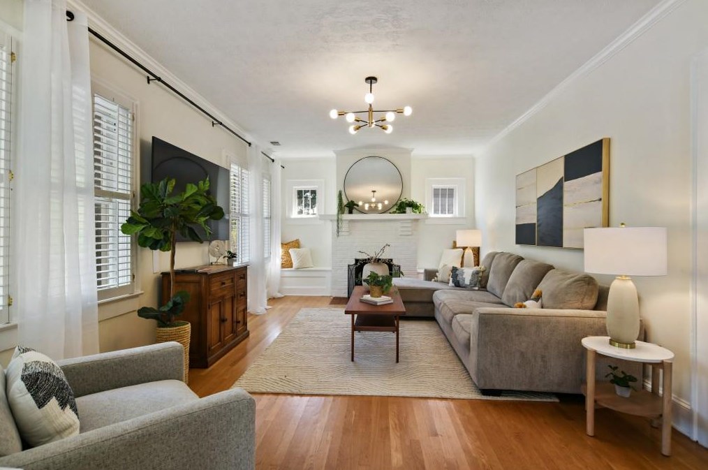 2286 Oakview Rd, Atlanta GA  30317-0026 exterior