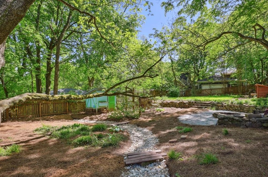 153 Kings Hwy, Decatur GA  30030-5224 exterior