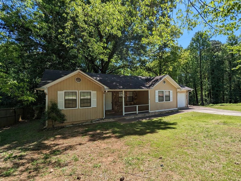 8190 Freestone Dr, Jonesboro, GA 30236-3927