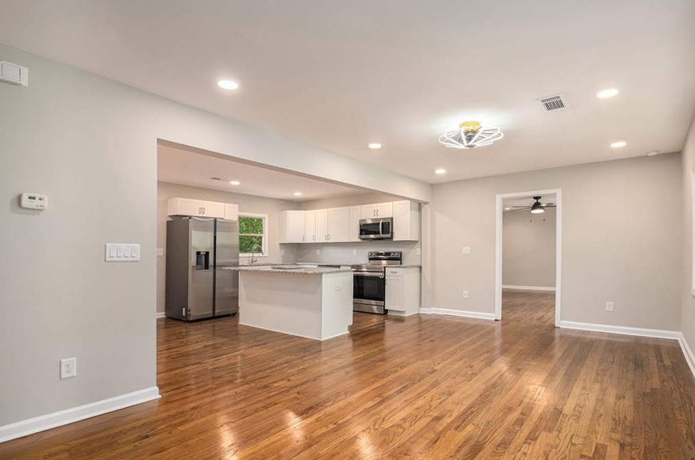 2994 Westbury Dr, Decatur GA  30033-6010 exterior