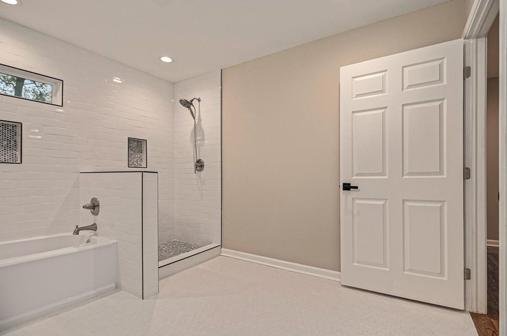 2994 Westbury Dr, Decatur GA  30033-6010 exterior