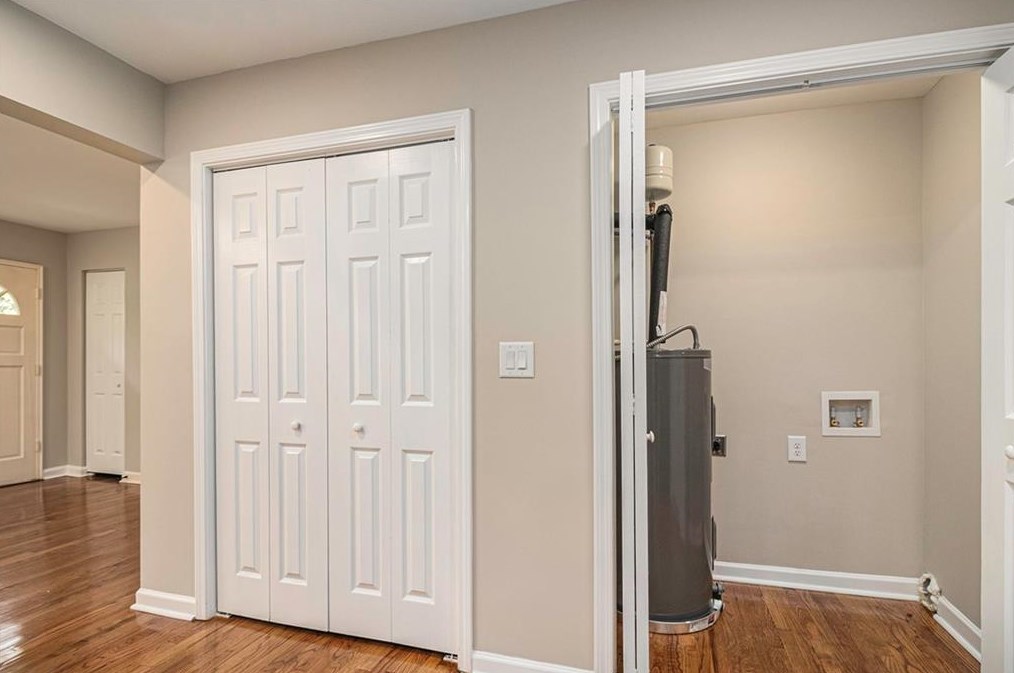 2994 Westbury Dr, Decatur GA  30033-6010 exterior