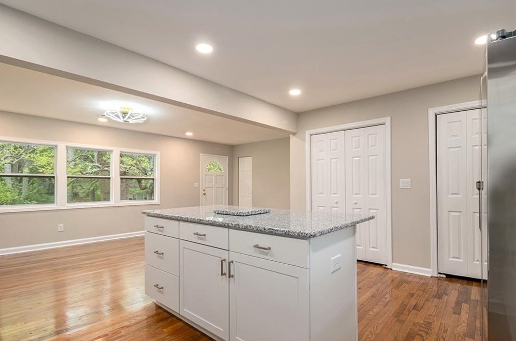 2994 Westbury Dr, Decatur GA  30033-6010 exterior