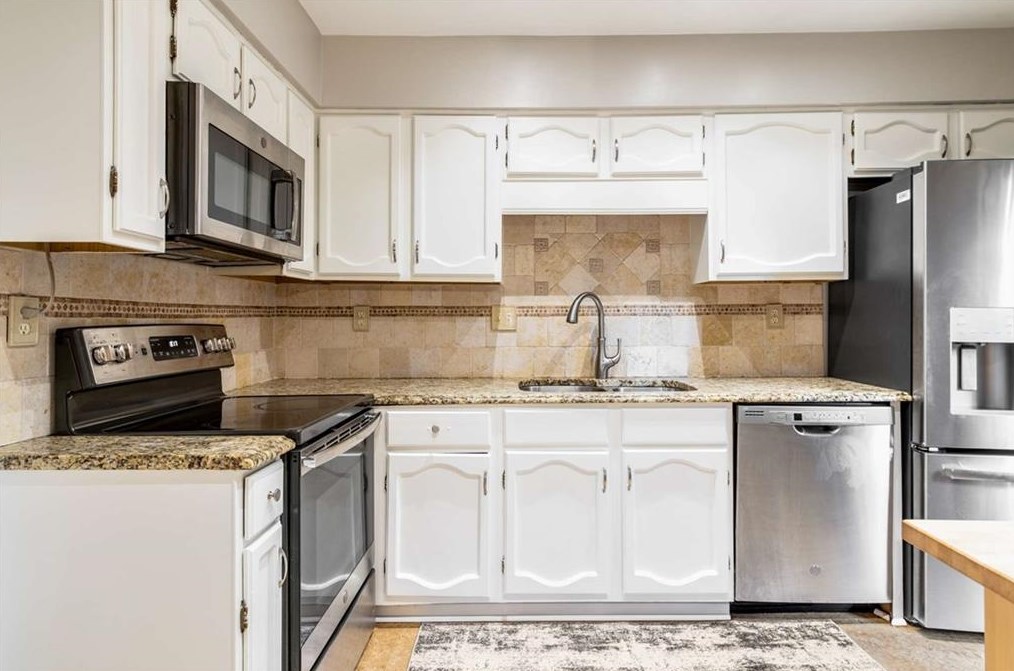 13 Queen Victoria Pl, Atlanta, GA 30342-3751