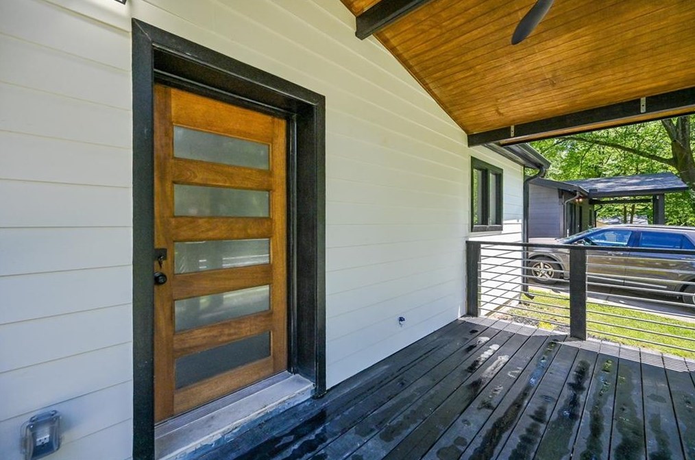 1087 Wedgewood Dr, Atlanta, GA 30318-4553