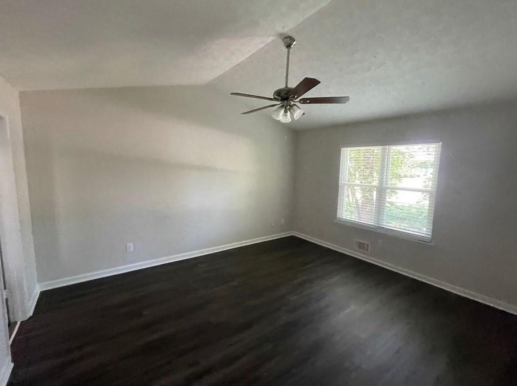 572 Emerald Pines Dr, Dallas GA  30157-8527 exterior