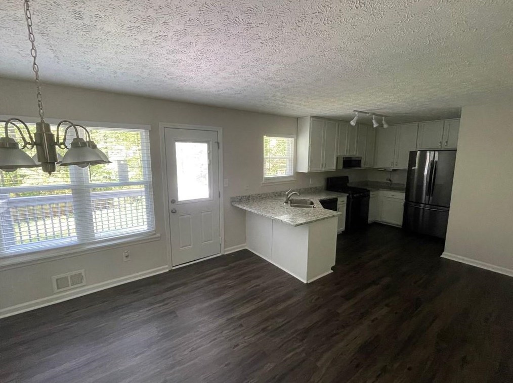 572 Emerald Pines Dr, Dallas GA  30157-8527 exterior