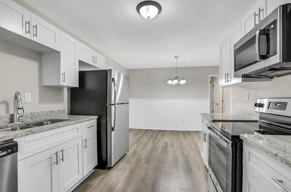 1641 Delia Dr, Decatur GA  30033-3374 exterior