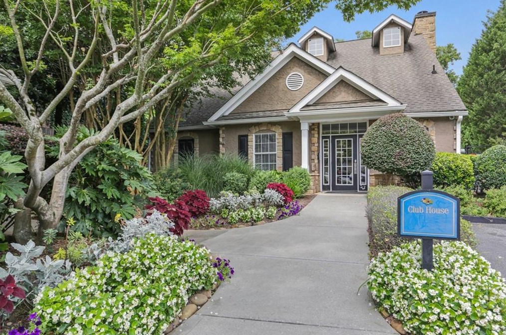 3160 Seven Pines Ct, Atlanta GA  30339-5854 exterior