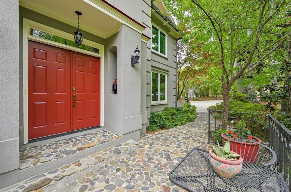 1385 Nancy Creek Dr, Atlanta, GA 30319-1639