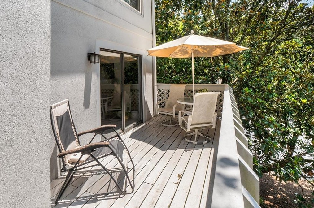 3051 Vinings Ferry Dr, Atlanta GA  30339-4343 exterior