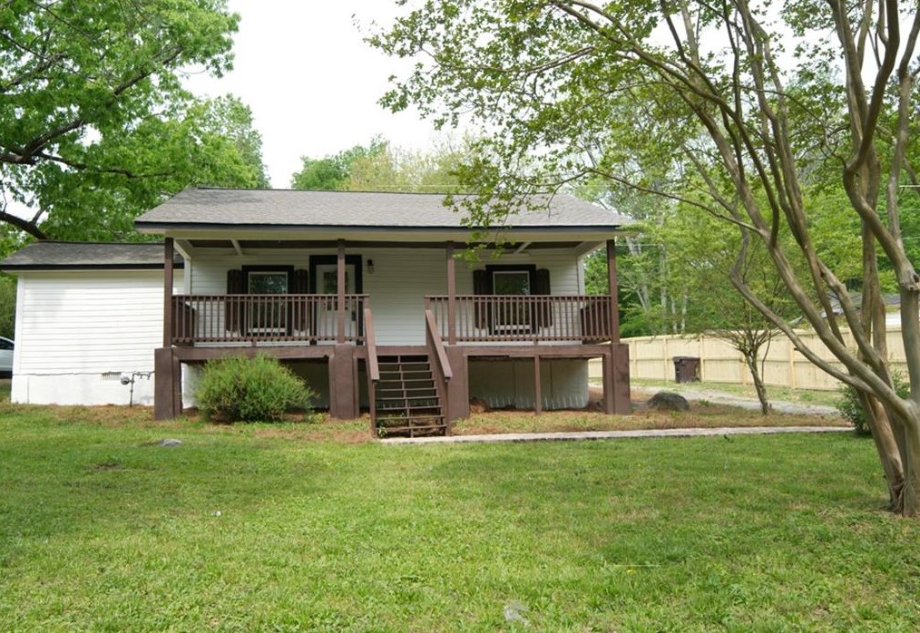 1 W Point Dr, Lindale, GA 30147