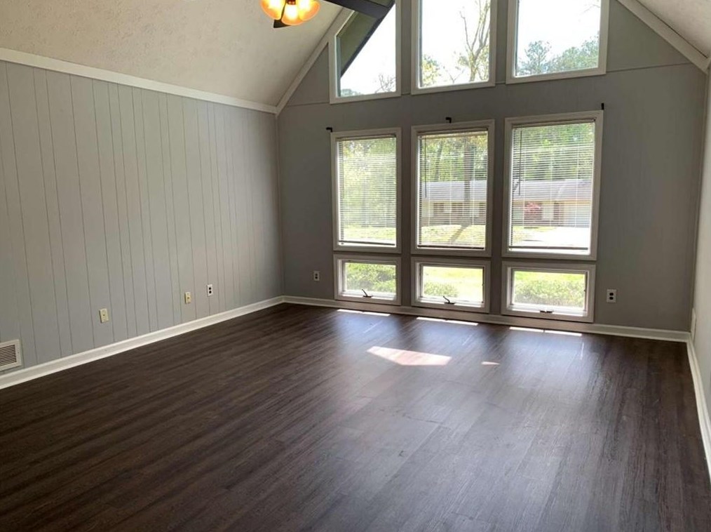 3253 Kimberly Woods Ct Sw, Lilburn, GA 30047