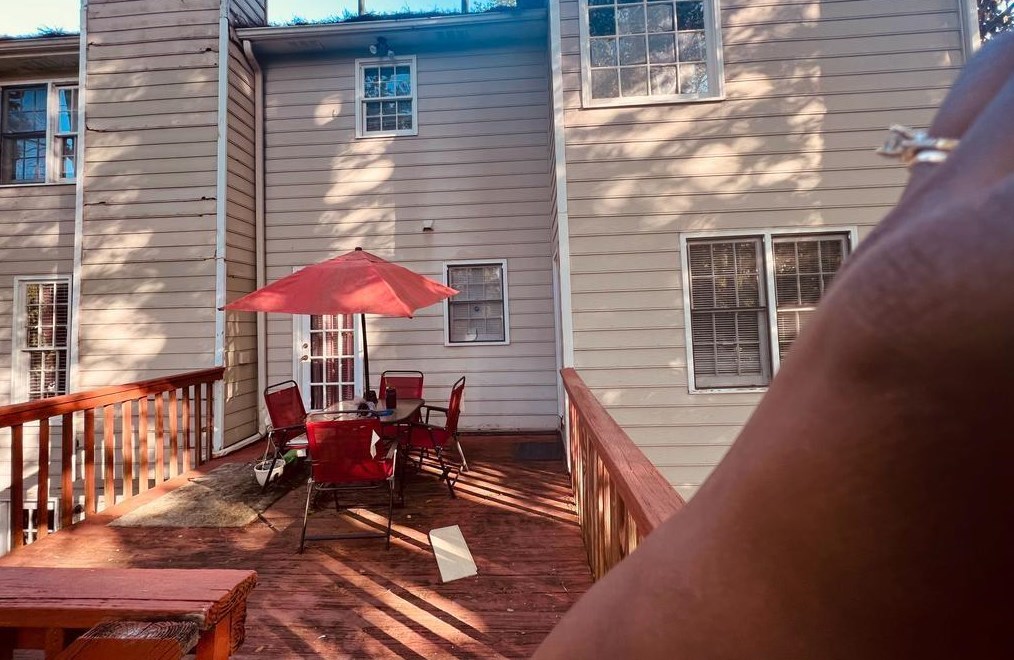 1322 Glen Iris Ct, Lawrenceville GA  30043-4239 exterior