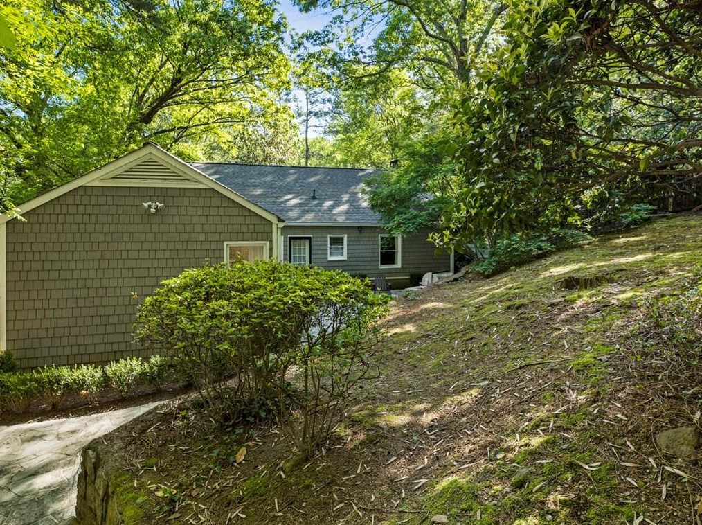 3788 Powers Ferry Rd, Atlanta GA  30342-4423 exterior