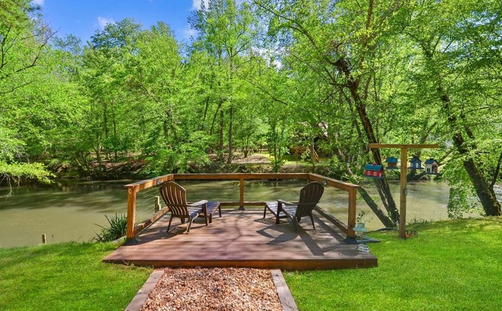 121 Newport Dr, Ellijay, GA 30540