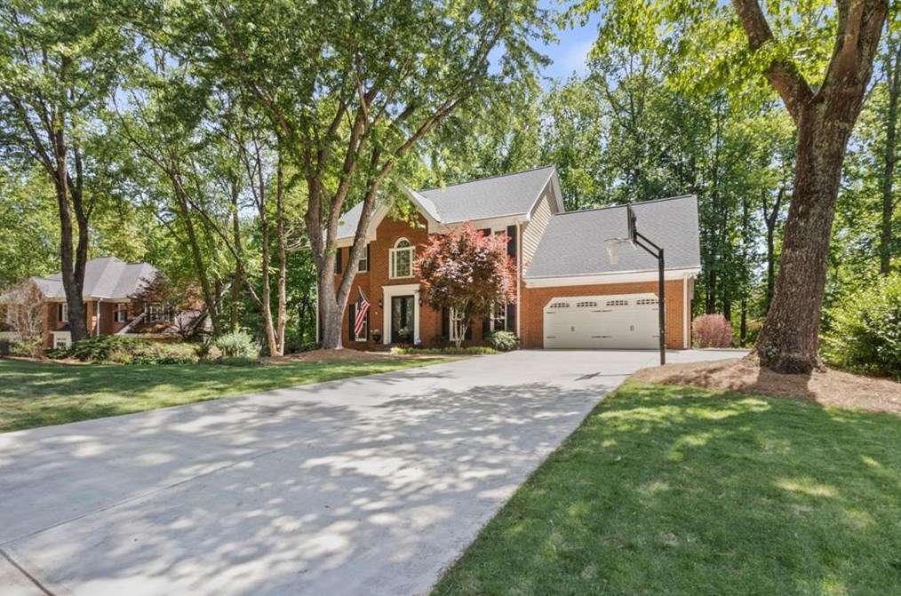 315 Birch Hollow Ct, Roswell, GA 30075-1860