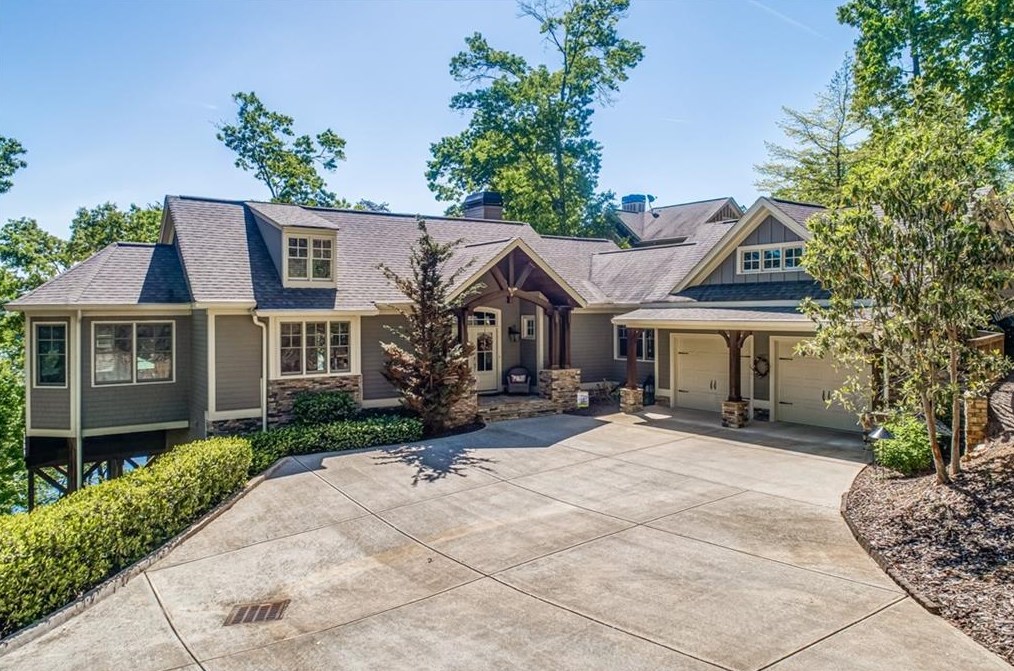 401 Ridgewater Ln, Waleska, GA 30183