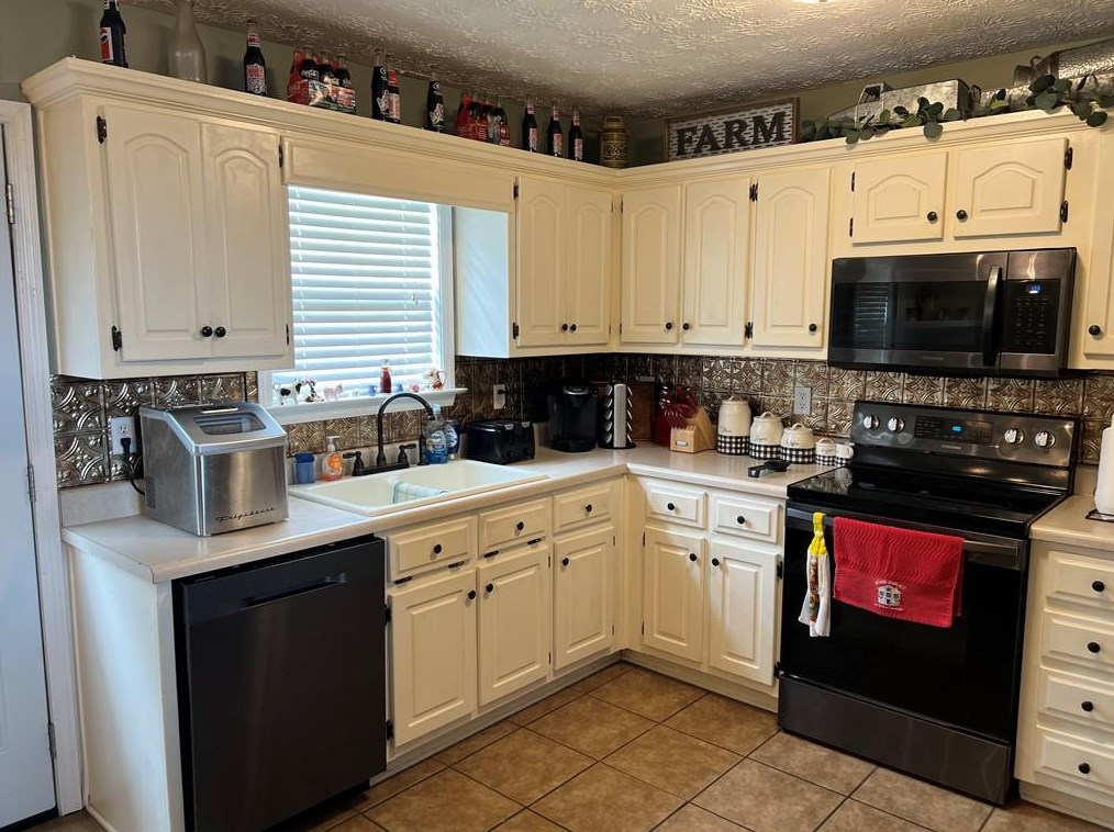155 Chelcy Dr Se, Calhoun, GA 30701