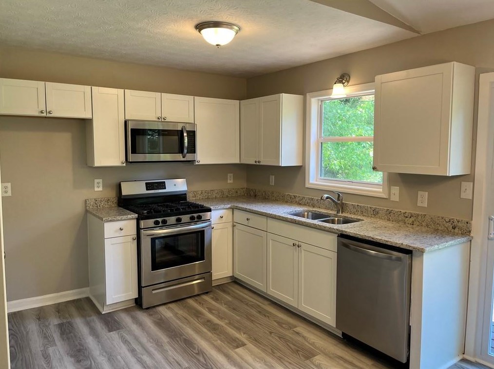 395 Dallas Rd, Dallas, GA 30157-3298