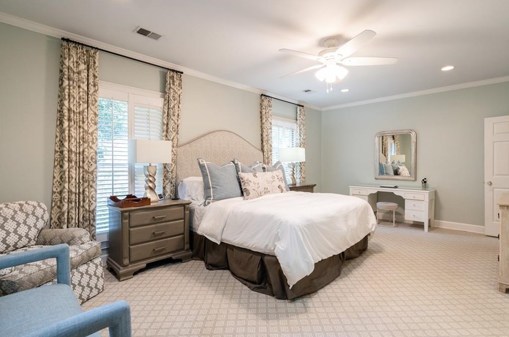 1856 Walthall Dr, Atlanta GA  30318-2647 exterior