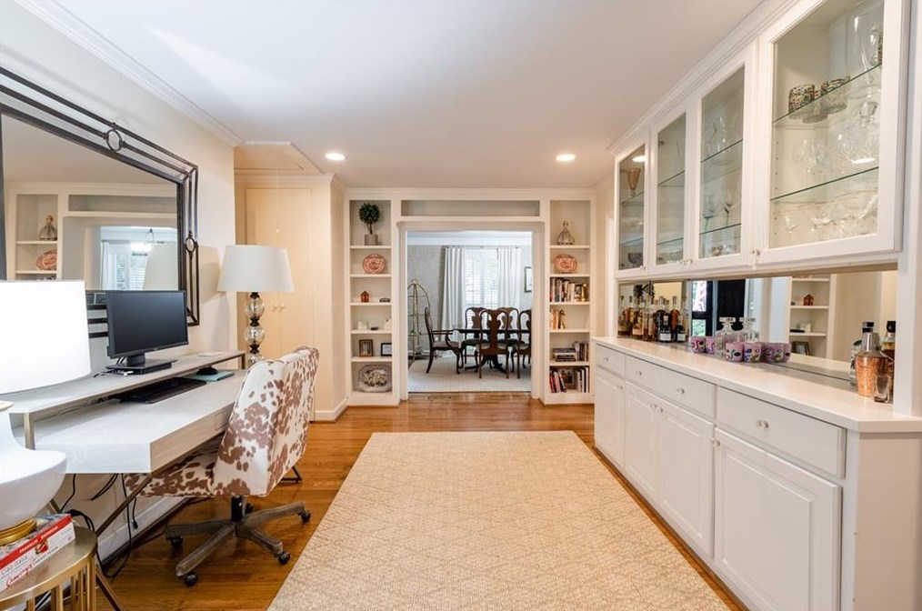 1856 Walthall Dr, Atlanta GA  30318-2647 exterior