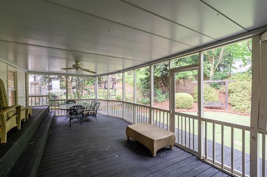 1856 Walthall Dr, Atlanta GA  30318-2647 exterior