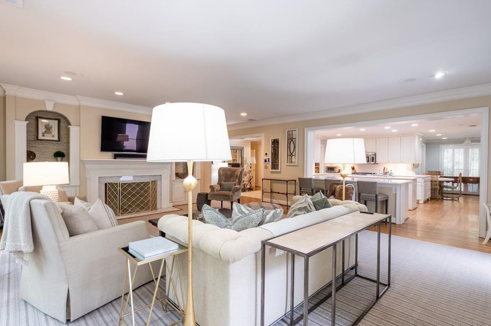 1856 Walthall Dr, Atlanta GA  30318-2647 exterior