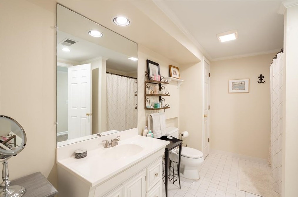 1856 Walthall Dr, Atlanta GA  30318-2647 exterior