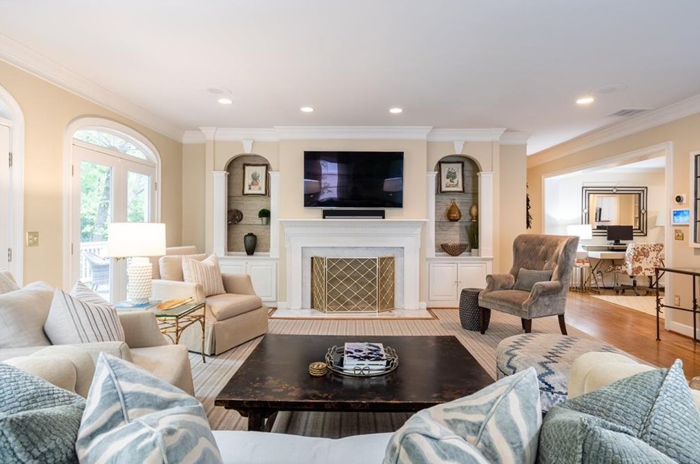 1856 Walthall Dr, Atlanta GA  30318-2647 exterior
