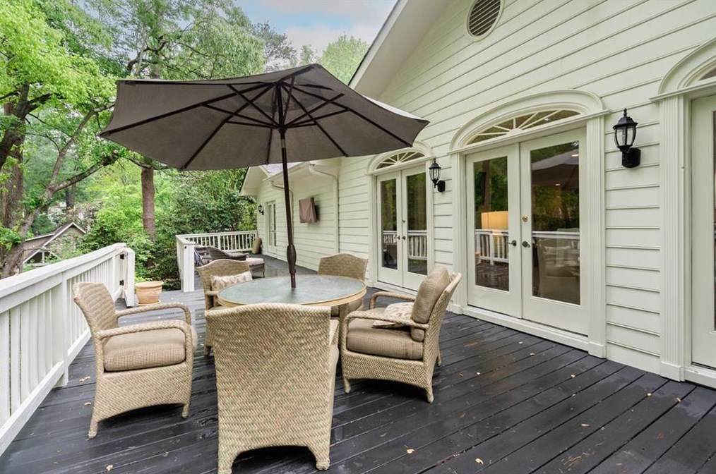 1856 Walthall Dr, Atlanta GA  30318-2647 exterior