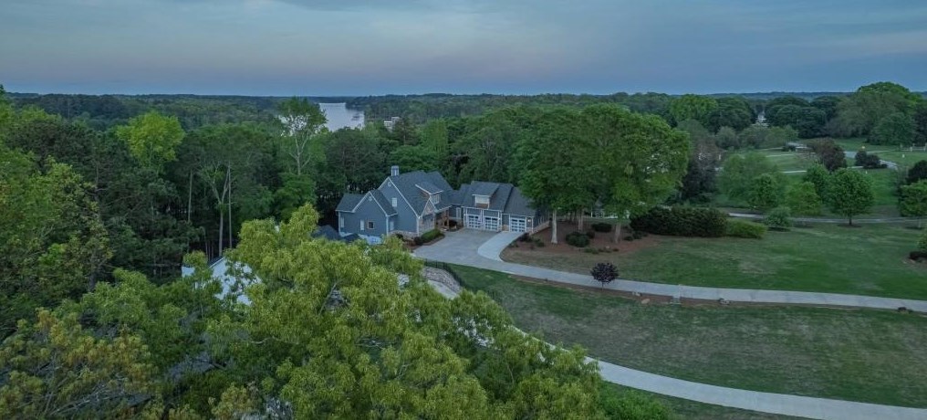 146 York Shores Dr, Hartwell, GA 30643