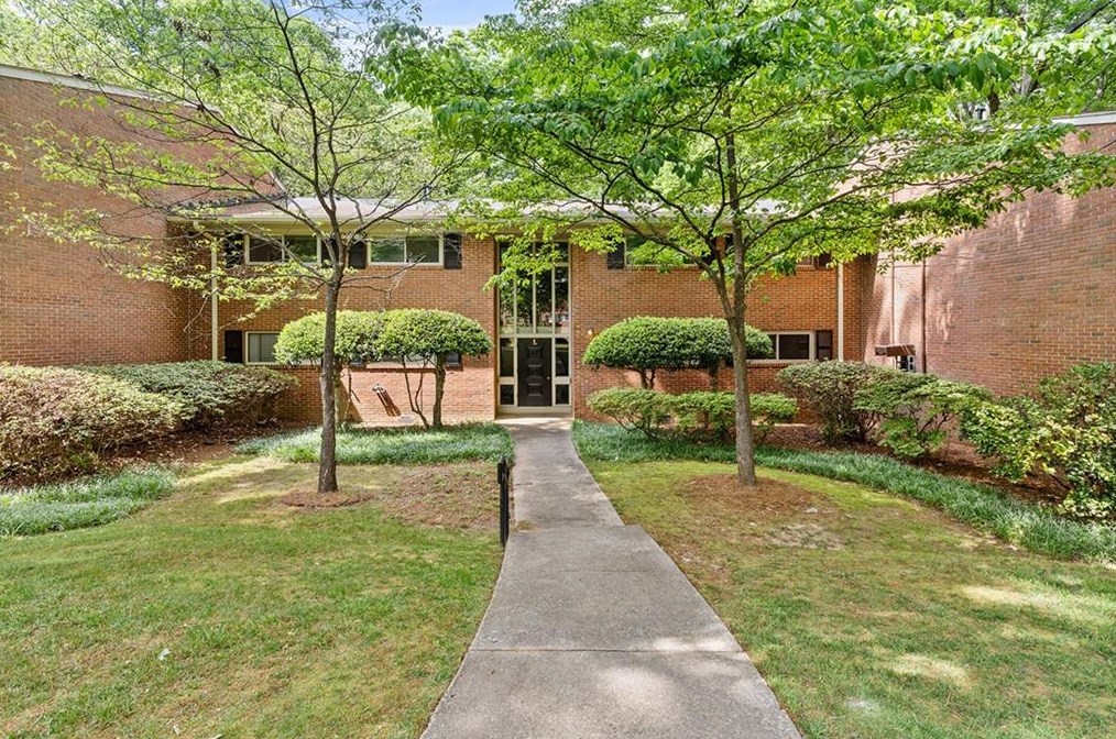 1111 Clairemont Ave, Decatur GA  30030-1255 exterior