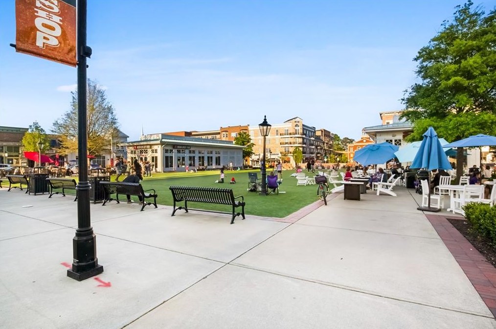 207 Devore Rd, Alpharetta GA  30009-0019 exterior