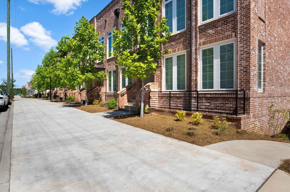 207 Devore Rd, Alpharetta GA  30009-0019 exterior