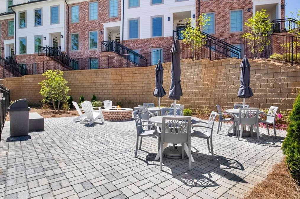 207 Devore Rd, Alpharetta GA  30009-0019 exterior