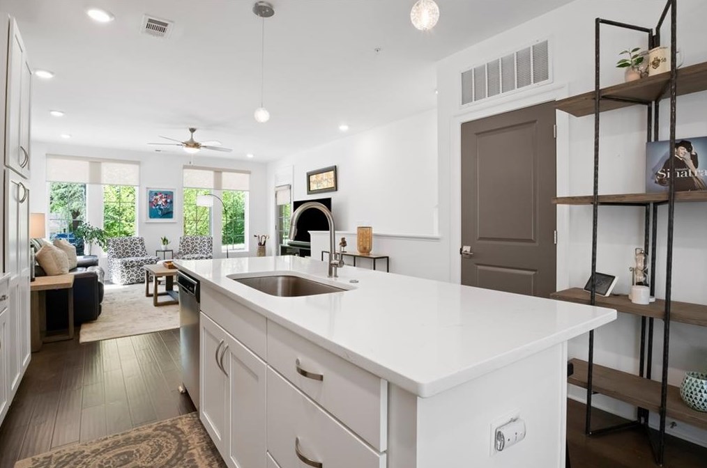 207 Devore Rd, Alpharetta GA  30009-0019 exterior