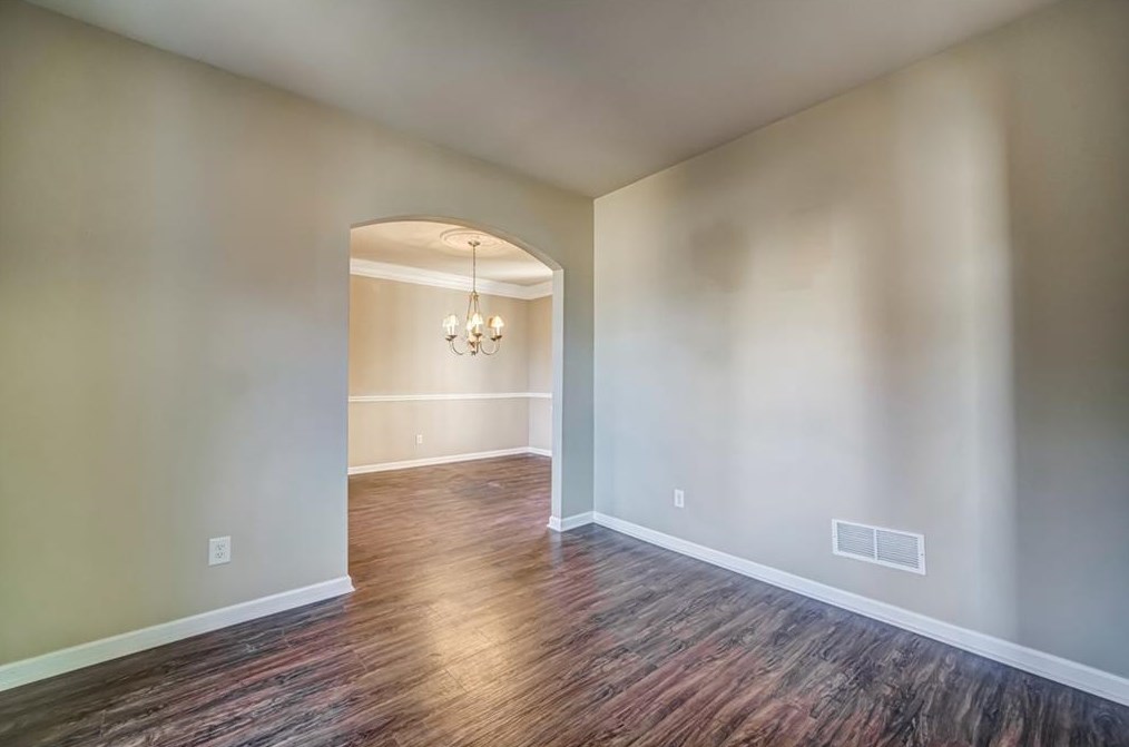 620 Redwood Ln, Holly Springs, GA 30114