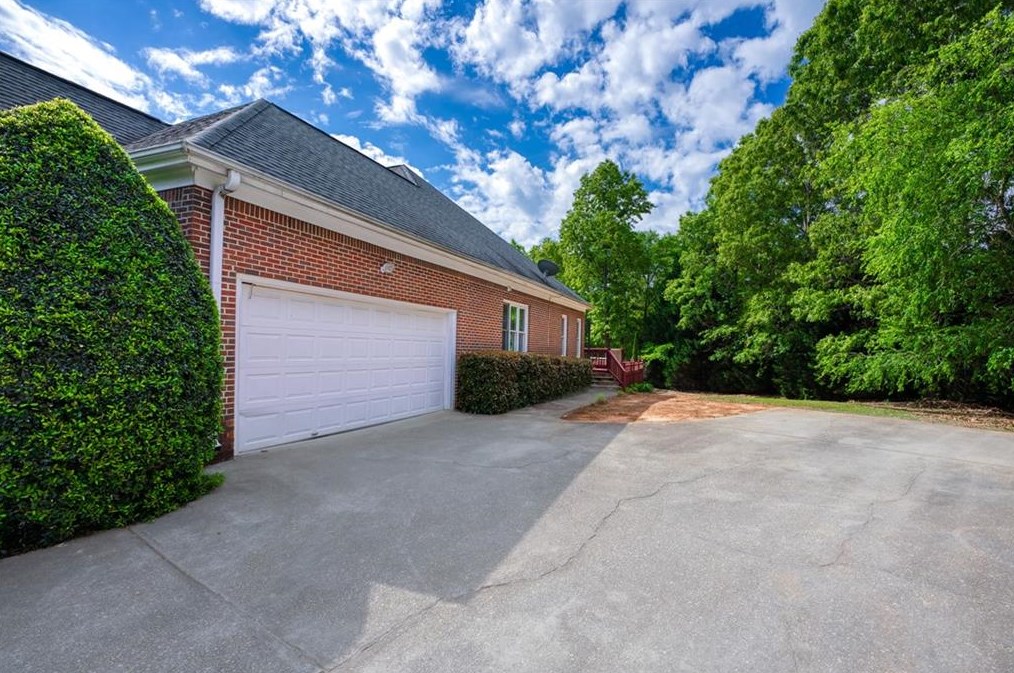 1015 Lewis Ridge Cir, Lawrenceville GA  30045-8899 exterior