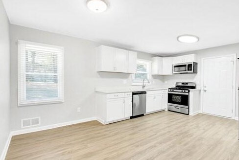 1951 La Mesa Ln, Decatur GA  30032-5151 exterior