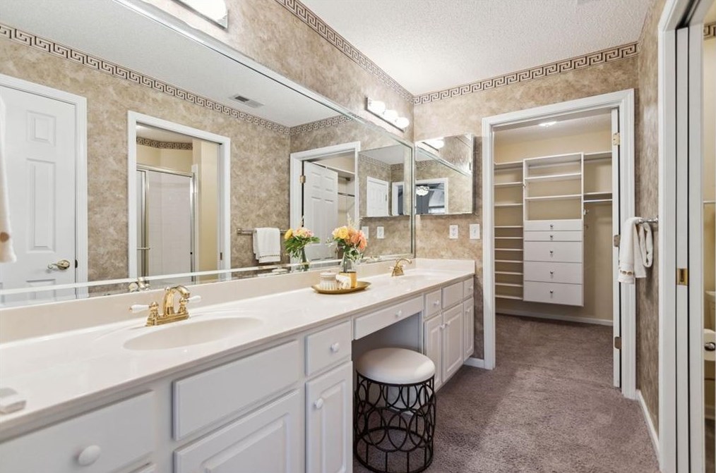 25105 Harvest Rdg Ln, Alpharetta GA 30022-8645 exterior