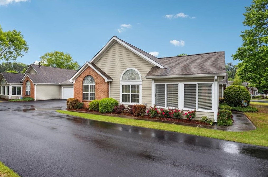 25105 Harvest Rdg Ln, Alpharetta GA 30022-8645 exterior