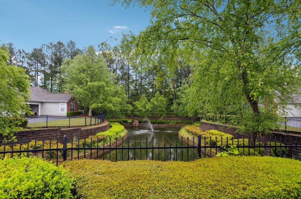 25105 Harvest Rdg Ln, Alpharetta GA 30022-8645 exterior